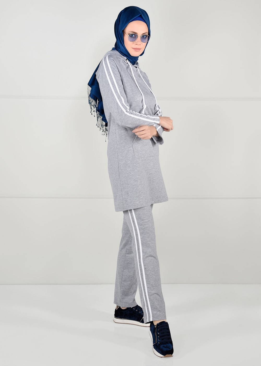 Vêtements hijab GRIS  Pantalon de Survêtement T 1500 