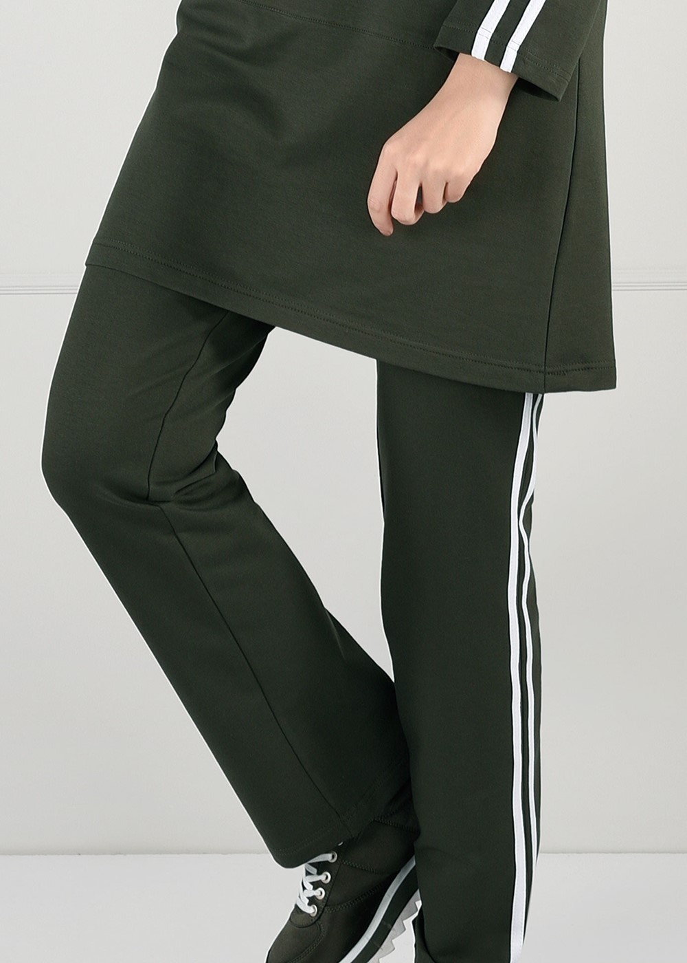 Vêtements hijab KAKI  Pantalon de Survêtement T 1500 
