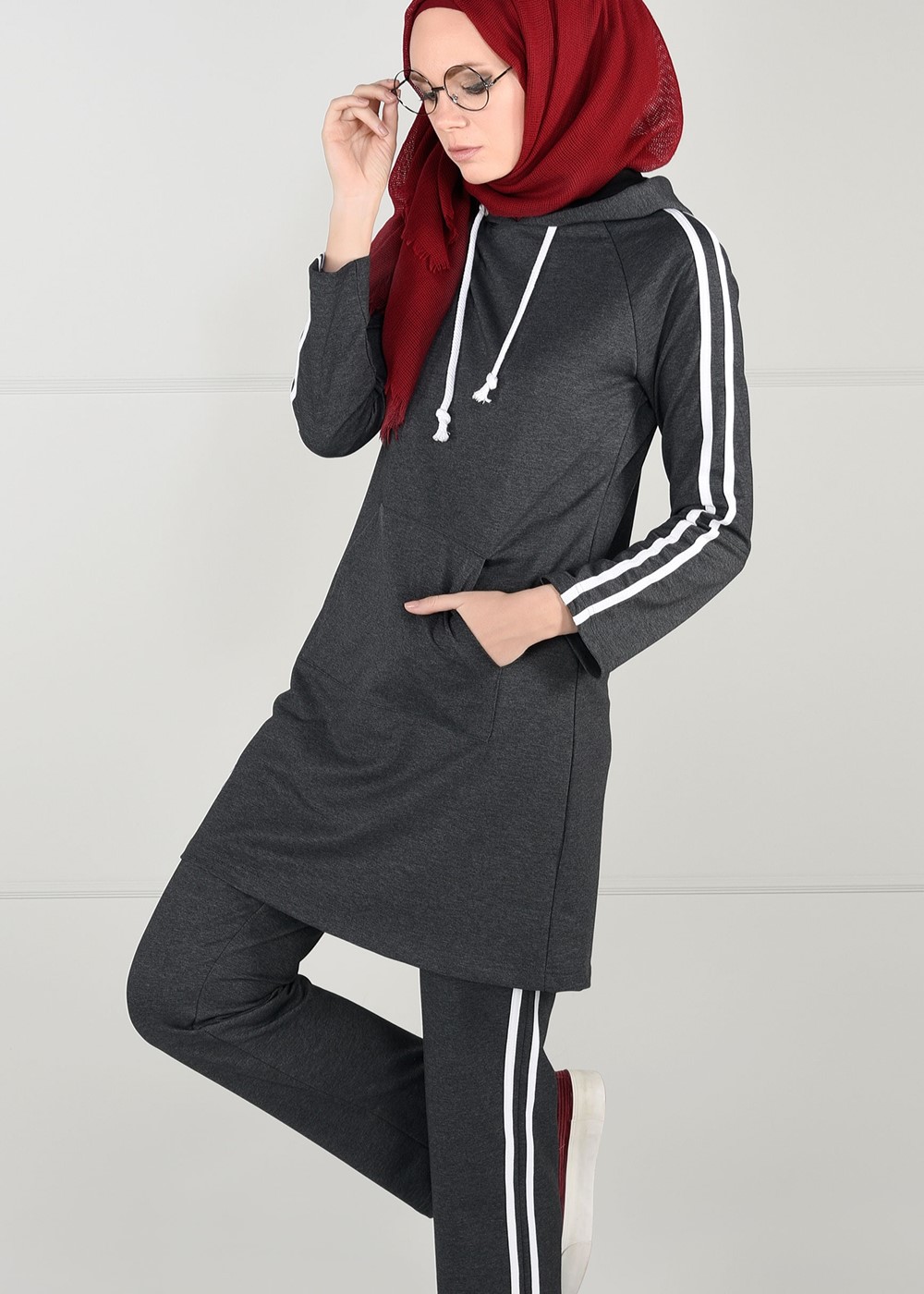 Vêtements hijab GRIS  Pantalon de Survêtement T 1500 