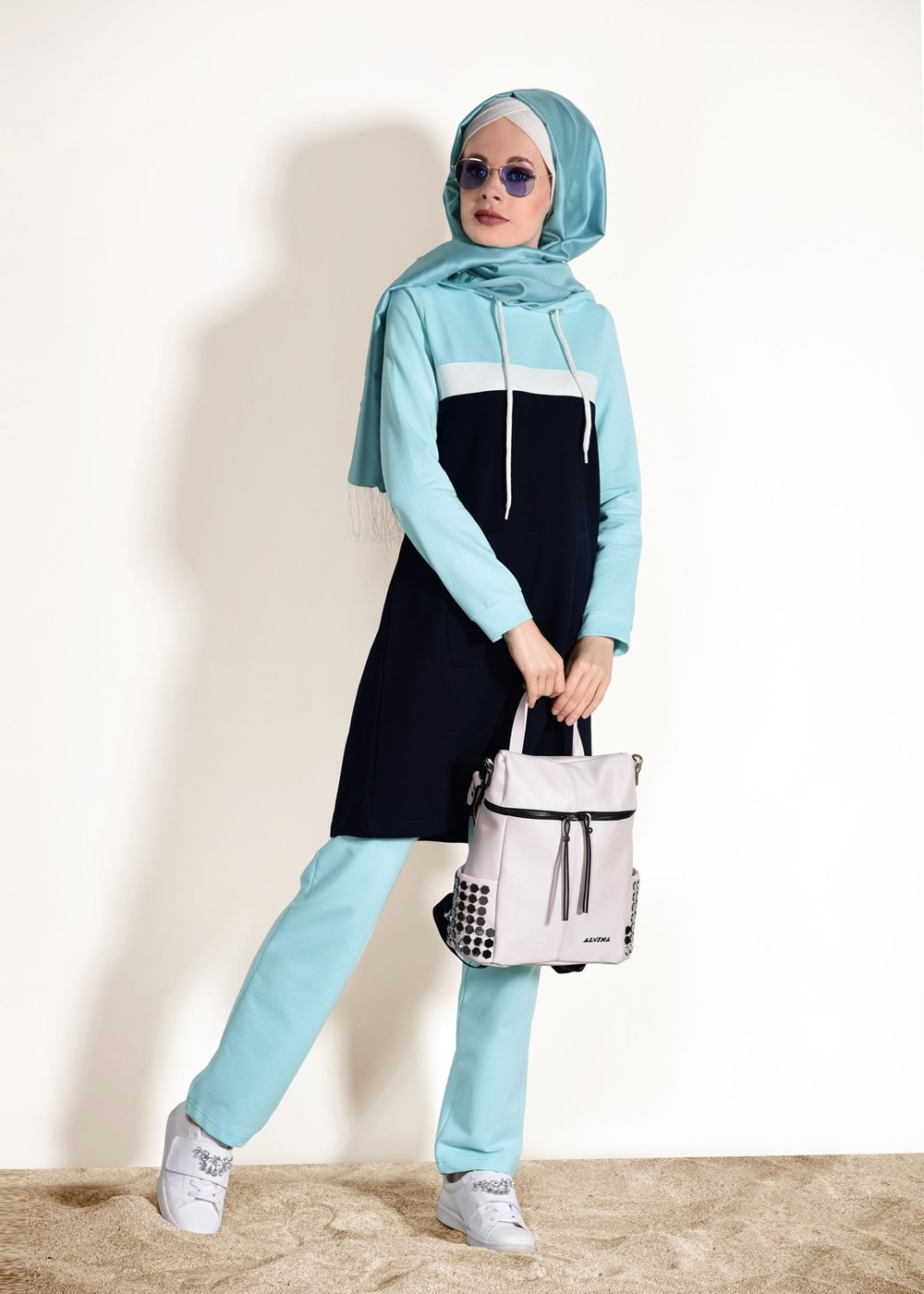 Tesettür giyim LACİVERT KAPÜŞONLU CEP DETAYLI EŞOFMAN TAKIM 3518 