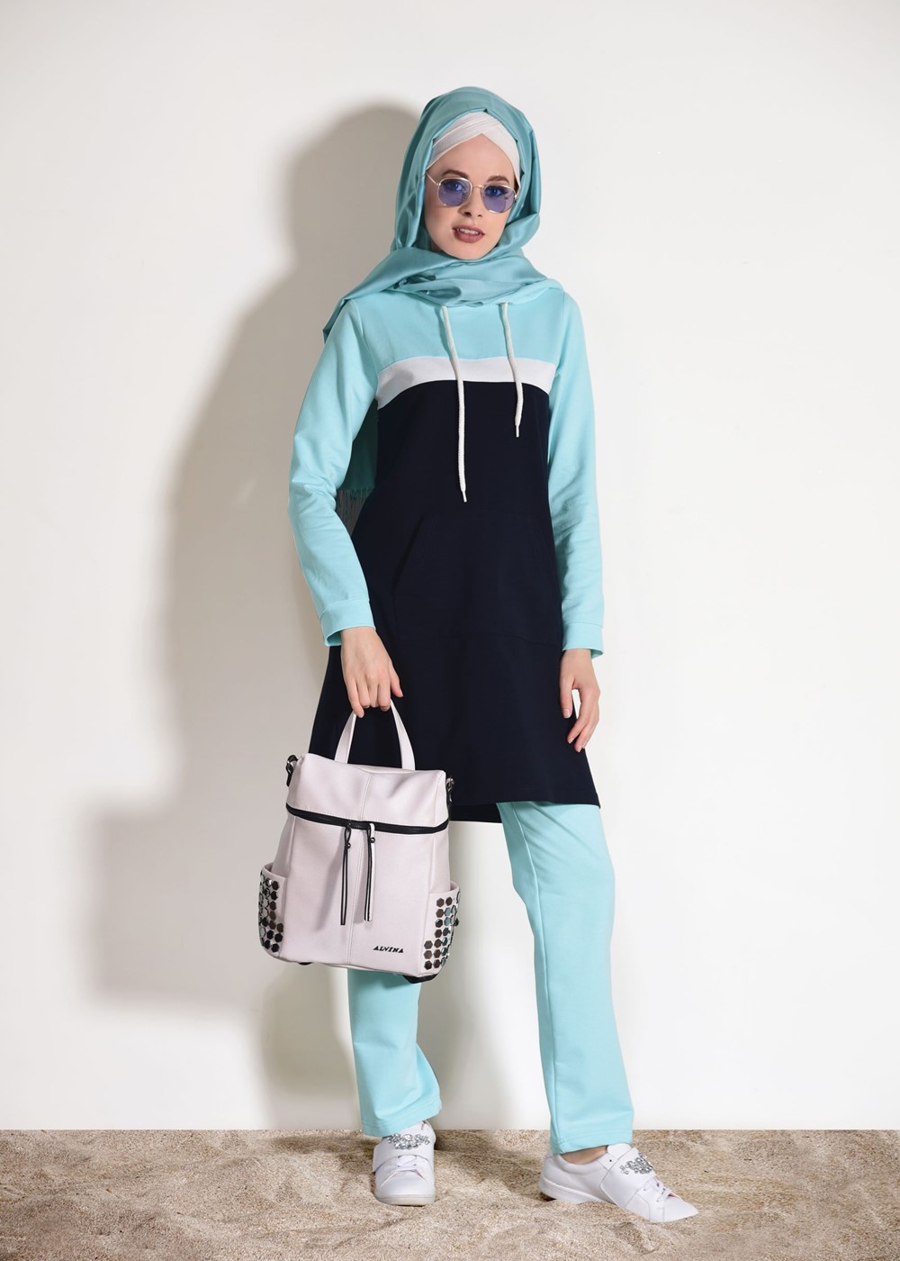 Tesettür giyim LACİVERT KAPÜŞONLU CEP DETAYLI EŞOFMAN TAKIM 3518 