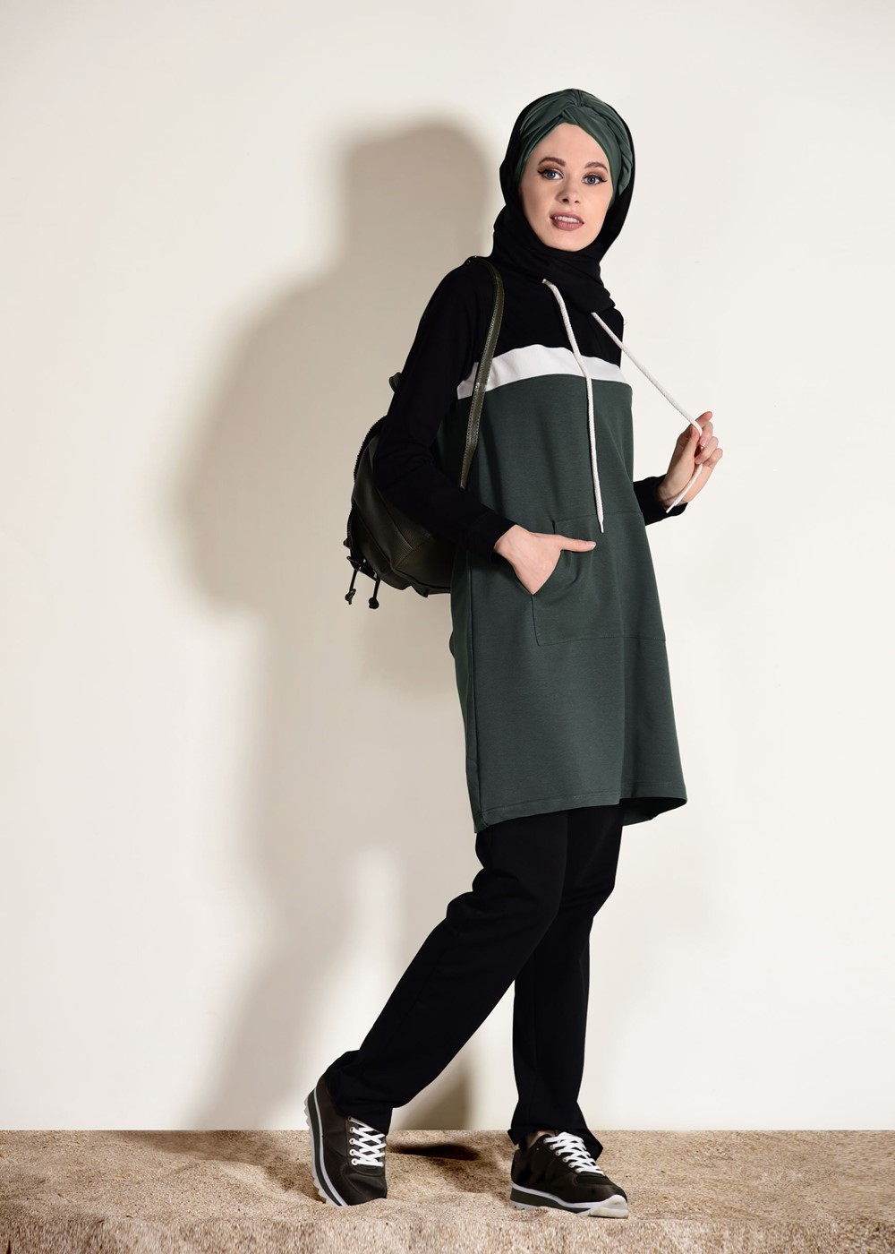 Tesettür giyim HAKİ KAPÜŞONLU CEP DETAYLI EŞOFMAN TAKIM 3518 