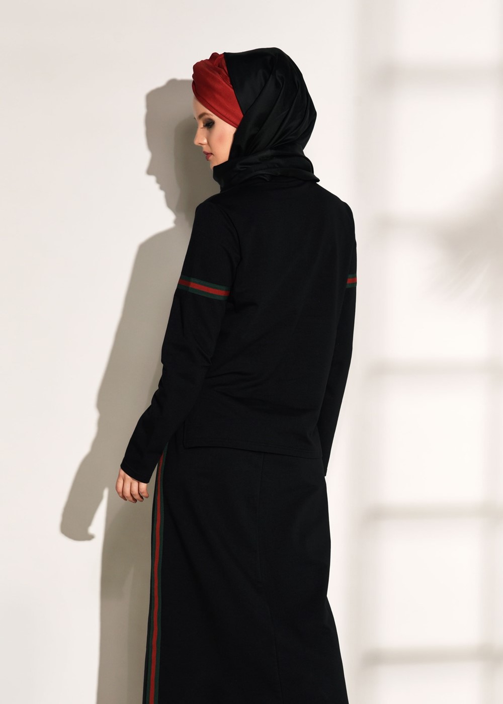 Tesettür giyim SİYAH ŞERİT DETAYLI ETEKLİ EŞOFMAN TAKIMI 3708 