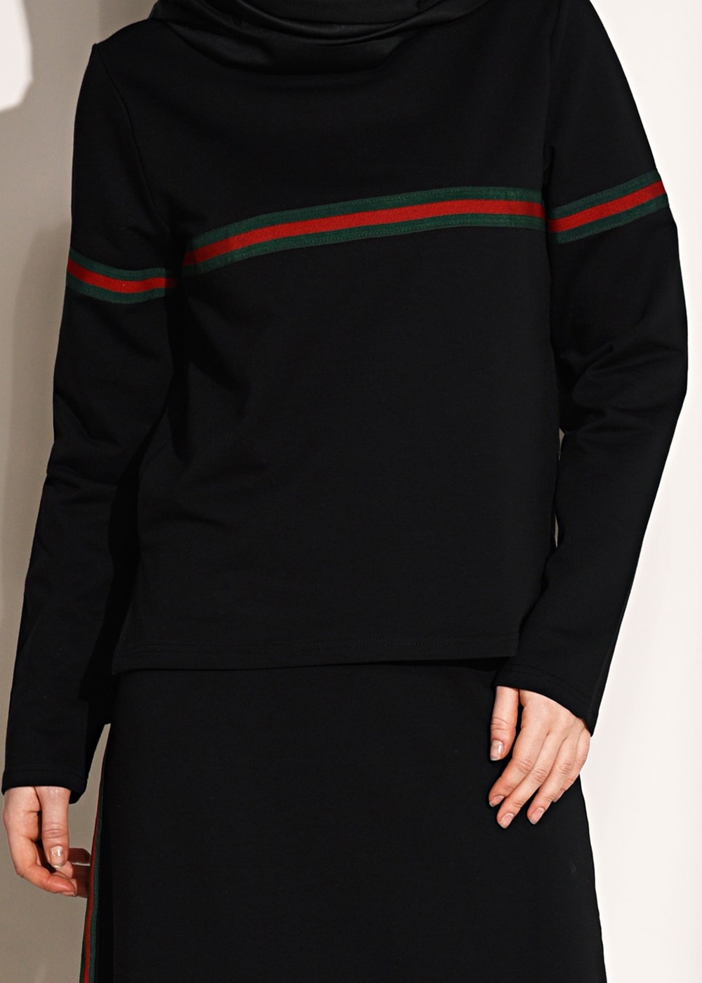 Tesettür giyim SİYAH ŞERİT DETAYLI ETEKLİ EŞOFMAN TAKIMI 3708 