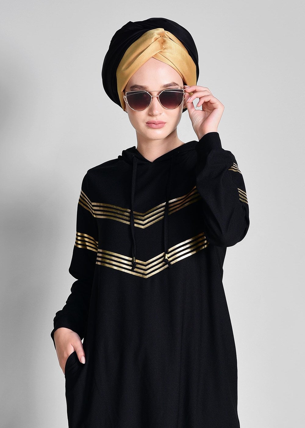 Tesettür giyim SİYAH KAPÜŞONLU ÇİZGİ DETAYLI EŞOFMAN TAKIMI 4618