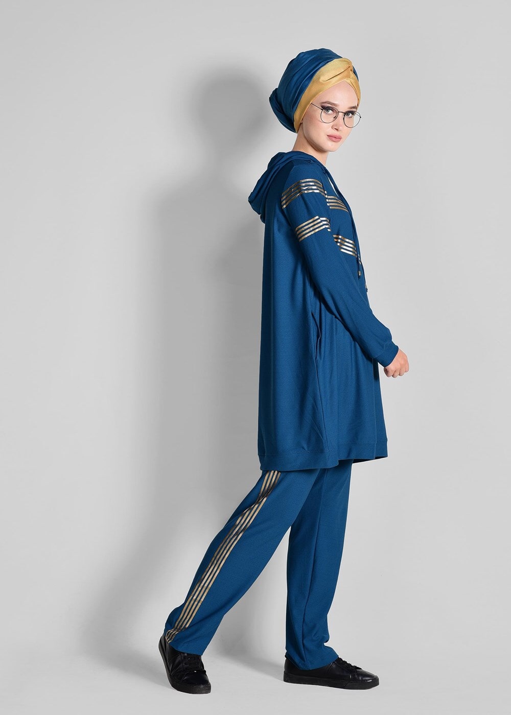 Tesettür giyim LACİVERT KAPÜŞONLU ÇİZGİ DETAYLI EŞOFMAN TAKIMI 4618