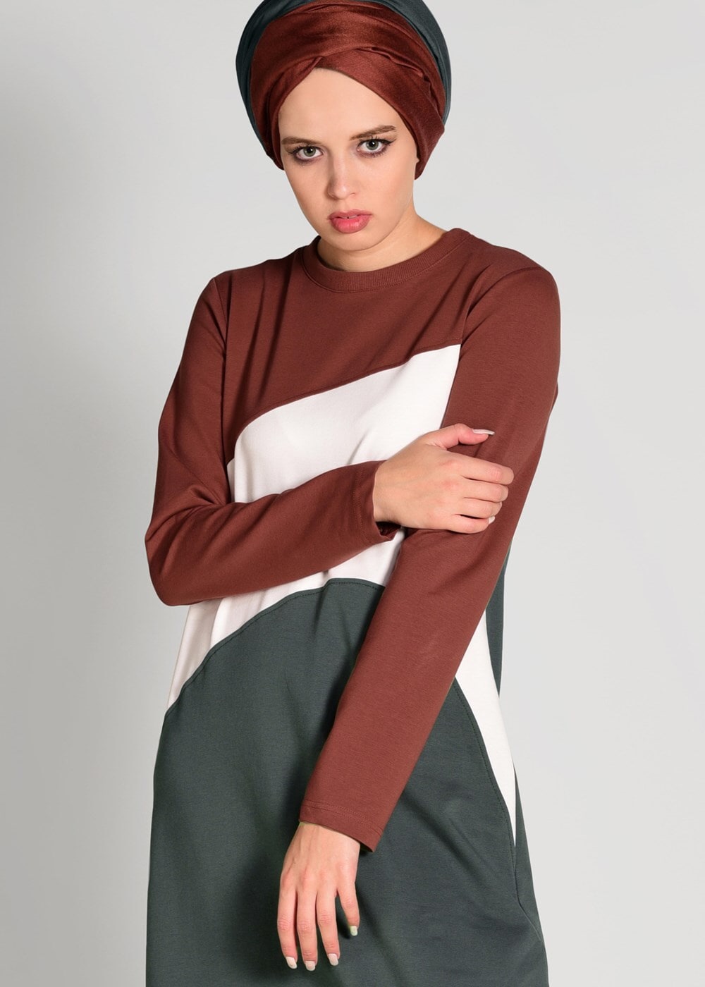 Vêtements hijab KAKI Robe Survêtement T 5128 