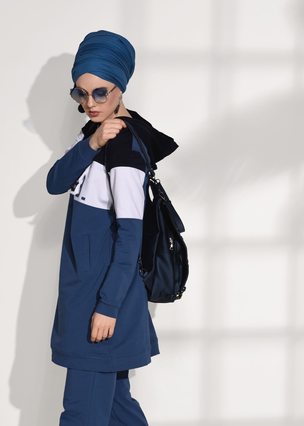 Tesettür giyim LACİVERT BASKI DETAYLI EŞOFMAN TAKIMI 7308