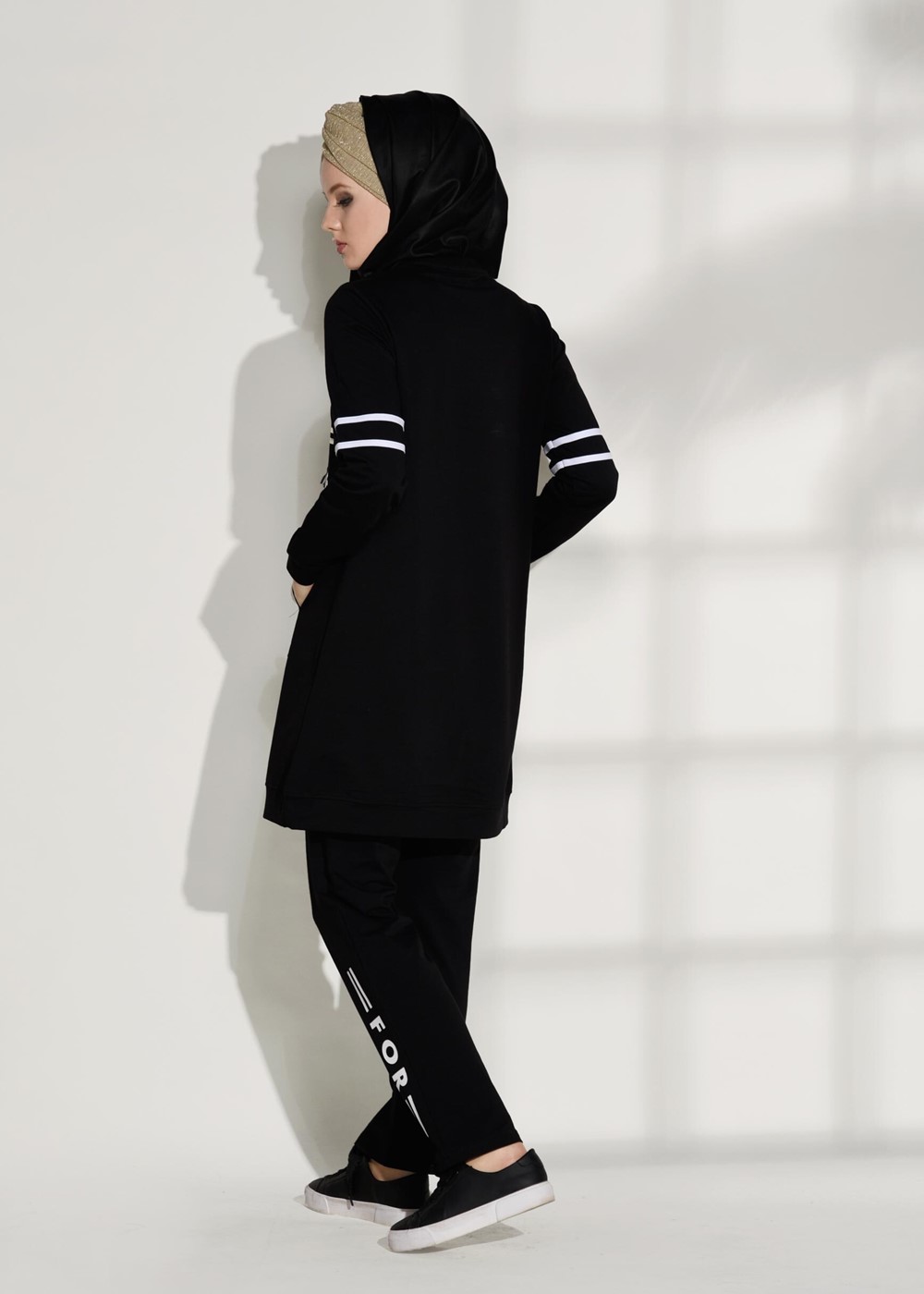 Tesettür giyim SİYAH CEP DETAYLI BASKILI EŞOFMAN TAKIM 7708 