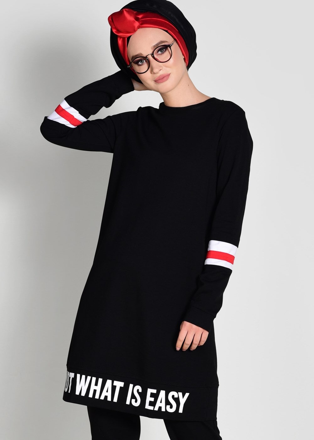 Tesettür giyim SİYAH ÇİZGİ DETAYLI YAZI BASKILI 2&prime;Lİ EŞOFMAN TAKIM 7718