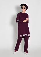 Tesettür giyim BORDO ÇİZGİ DETAYLI YAZI BASKILI 2&prime;Lİ EŞOFMAN TAKIM 7718