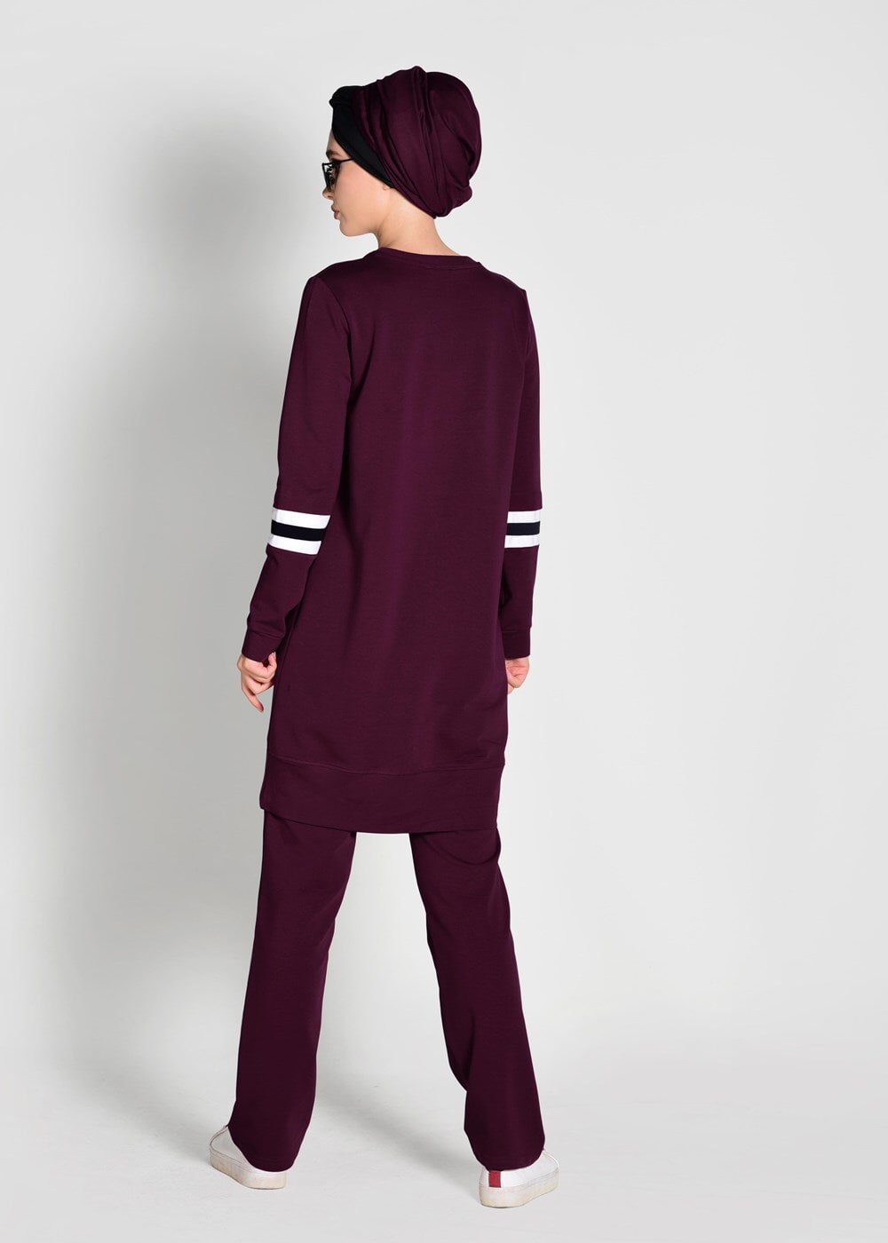 Tesettür giyim BORDO ÇİZGİ DETAYLI YAZI BASKILI 2&prime;Lİ EŞOFMAN TAKIM 7718