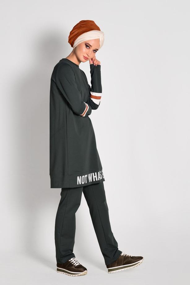 Vêtements hijab  STRIPE DETAILED TEXT PRINTED 2-PIECE TRACKSUIT T 7718  - TRENDTESETTÜR