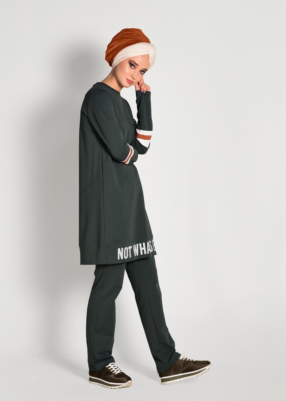 Vêtements hijab KAKI SURVÊTEMENT 2 PIÈCES IMPRIMÉ TEXTE DÉTAILLÉ À RAYURES T 7718