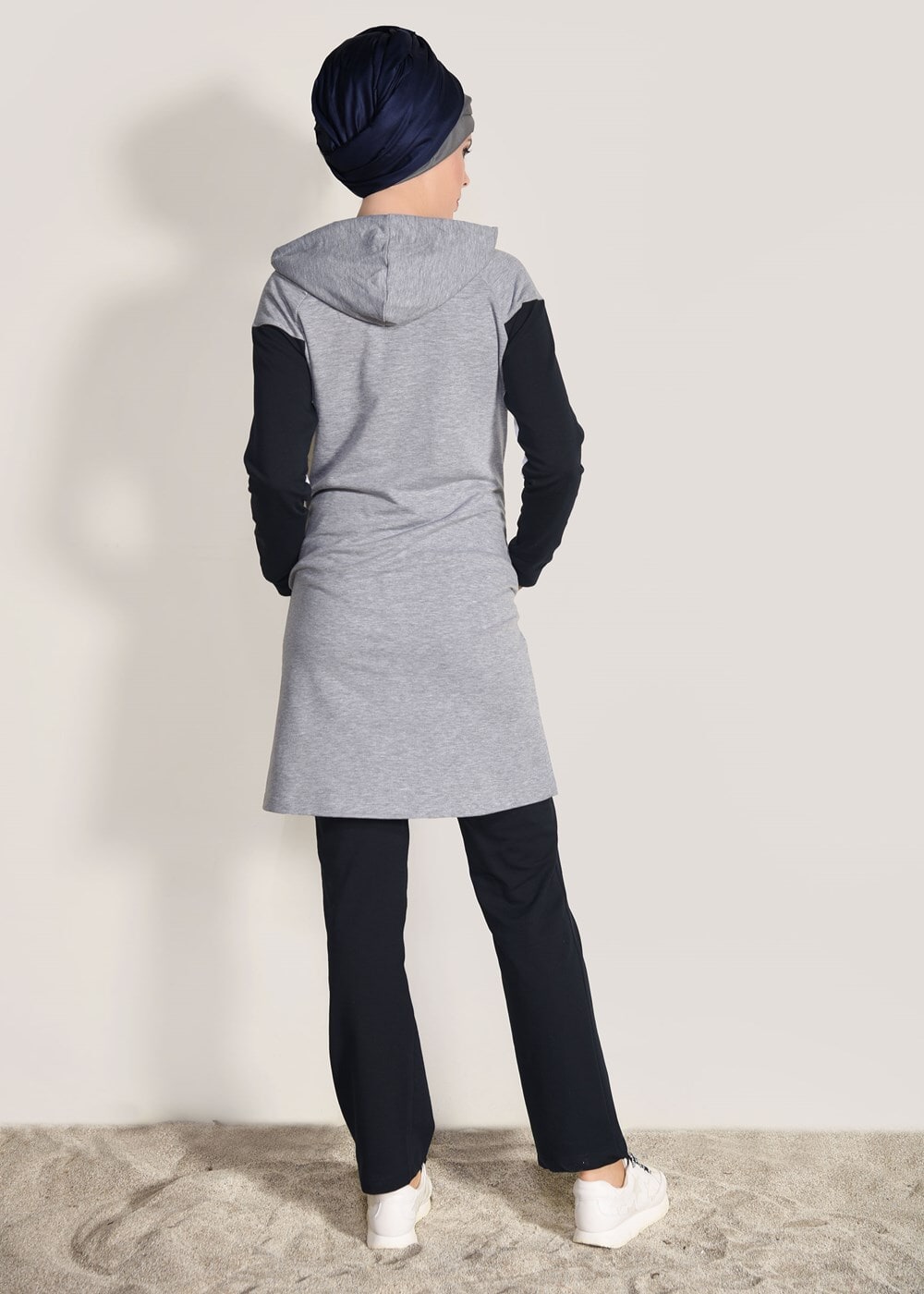 Tesettür giyim GRİ KAPÜŞONLU CEP DETAYLI EŞOFMAN TAKIM 9818 
