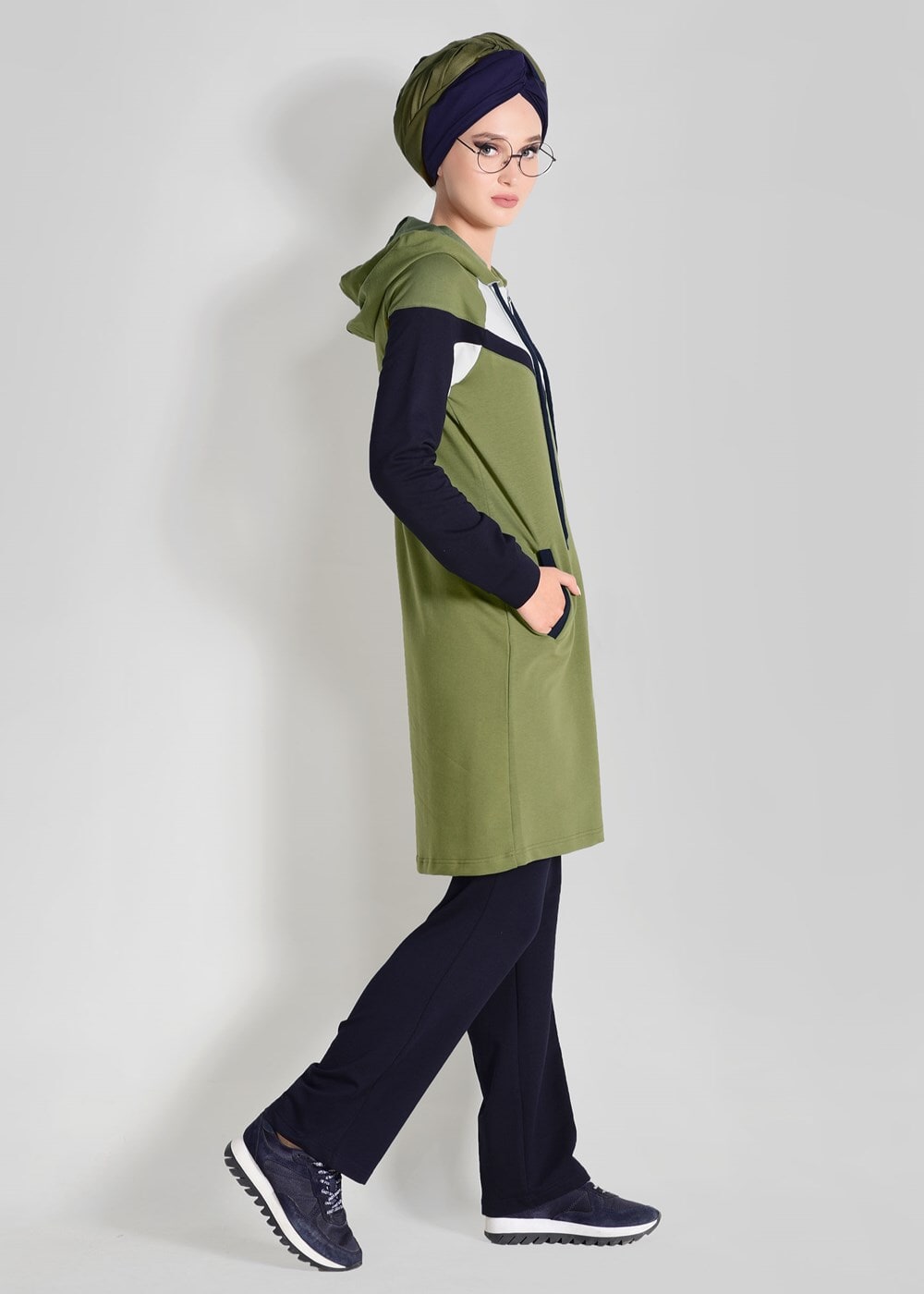 Tesettür giyim YEŞİL KAPÜŞONLU CEP DETAYLI EŞOFMAN TAKIM 9818 