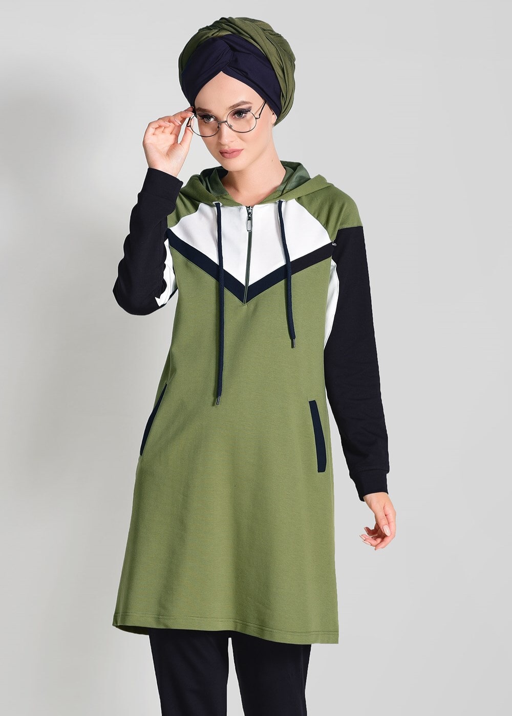 Tesettür giyim YEŞİL KAPÜŞONLU CEP DETAYLI EŞOFMAN TAKIM 9818 