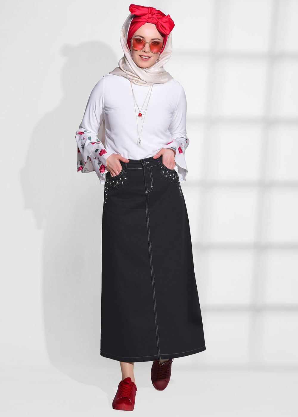 Tesettür giyim SİYAH TAŞ BASKI DETAYLI SPOR KESİM ETEK 2453