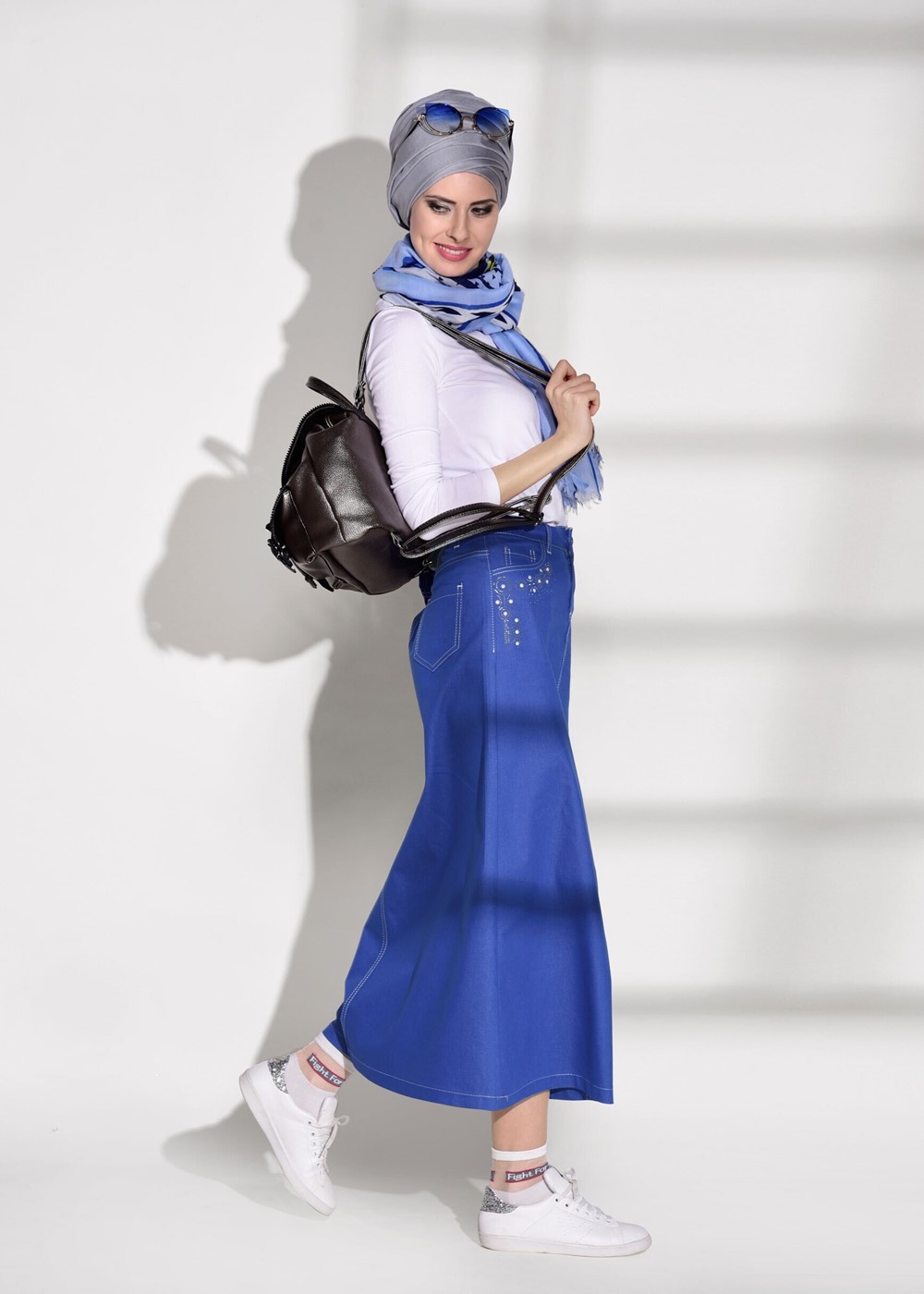 Tesettür giyim LACİVERT TAŞ BASKI DETAYLI SPOR KESİM ETEK 2453