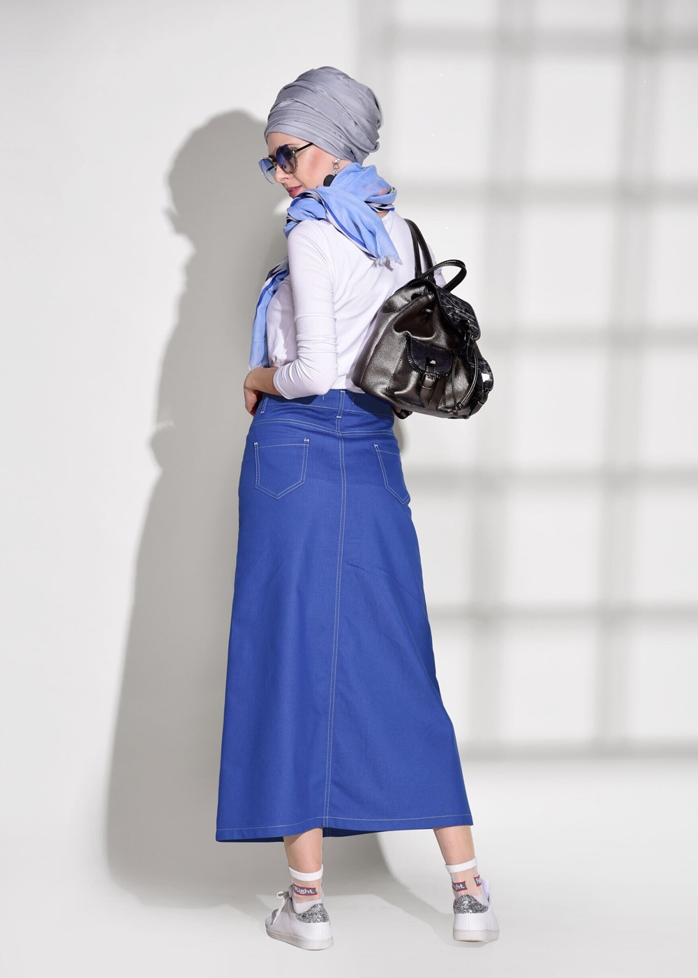 Tesettür giyim LACİVERT TAŞ BASKI DETAYLI SPOR KESİM ETEK 2453