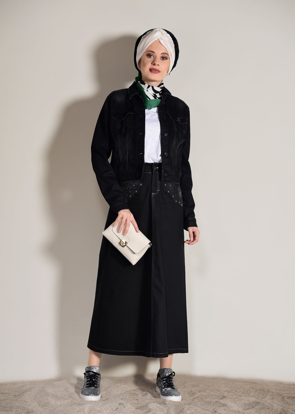 Tesettür giyim SİYAH TAŞ BASKI DETAYLI SPOR ETEK 4002 