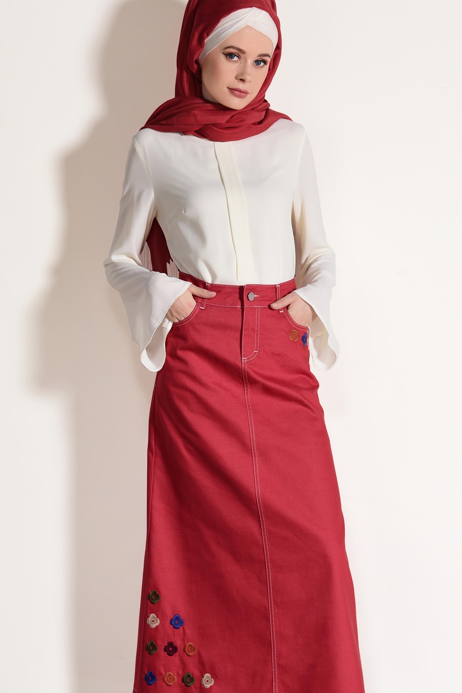 Tesettür giyim KIRMIZI NAKIŞ DETAYLI DENİM ETEK 6002 