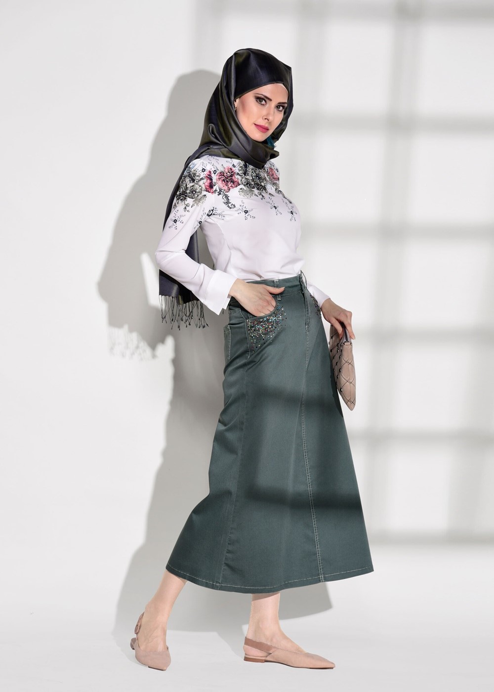 Tesettür giyim YEŞİL T 7012 Telvin-İşleme Detaylı Spor Etek