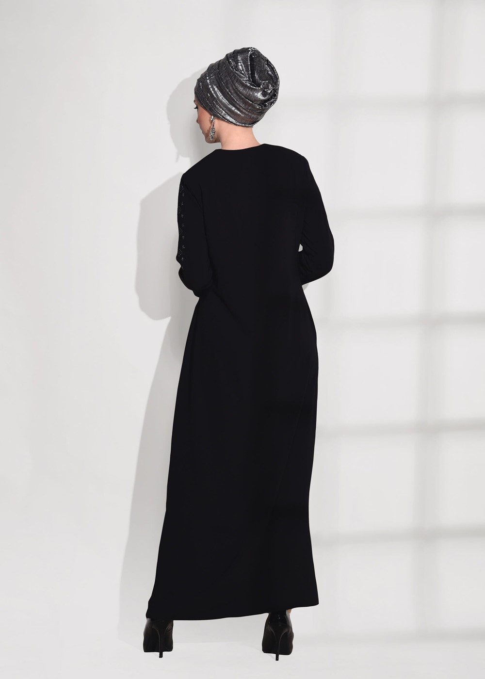 Tesettür giyim SİYAH İŞLEME DETAYLI FERACE 10981 