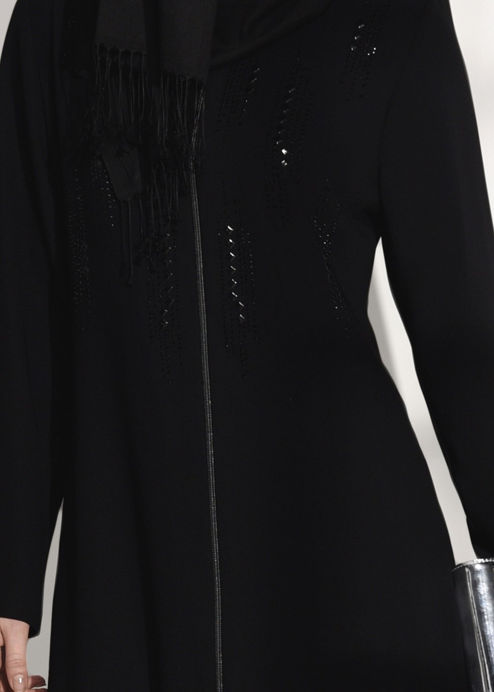 Tesettür giyim SİYAH TAŞ BASKI DETAYLI FERMUARLI FERACE 40981 