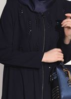 Tesettür giyim LACİVERT TAŞ BASKI DETAYLI FERMUARLI FERACE 40981 