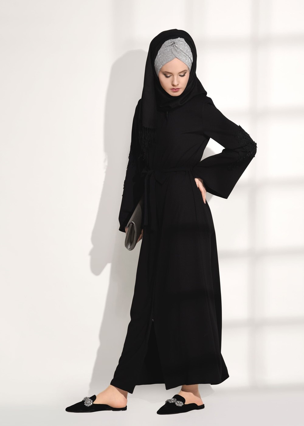 Tesettür giyim SİYAH KOL KISMI GÜPÜR DETAYLI FERACE 71981 