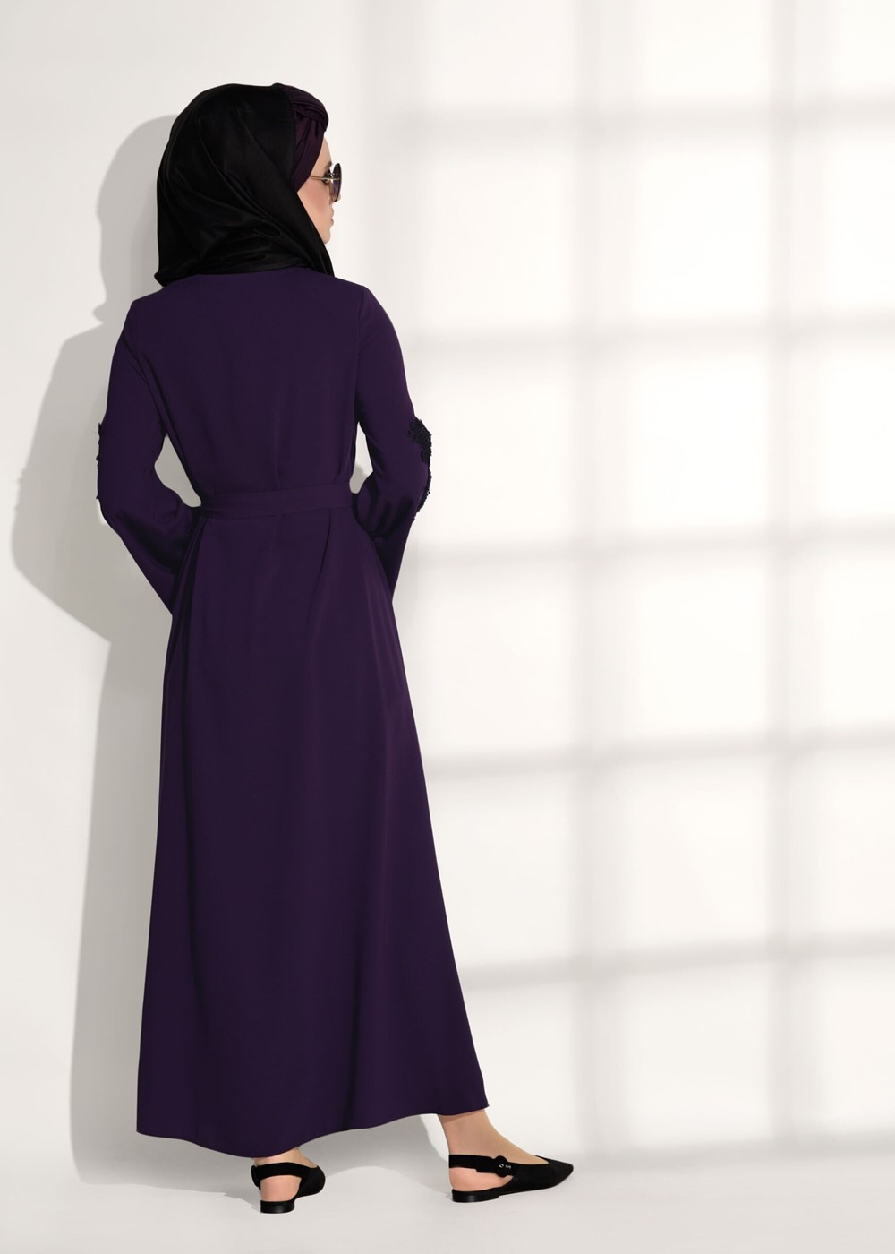 Tesettür giyim MOR KOL KISMI GÜPÜR DETAYLI FERACE 71981 