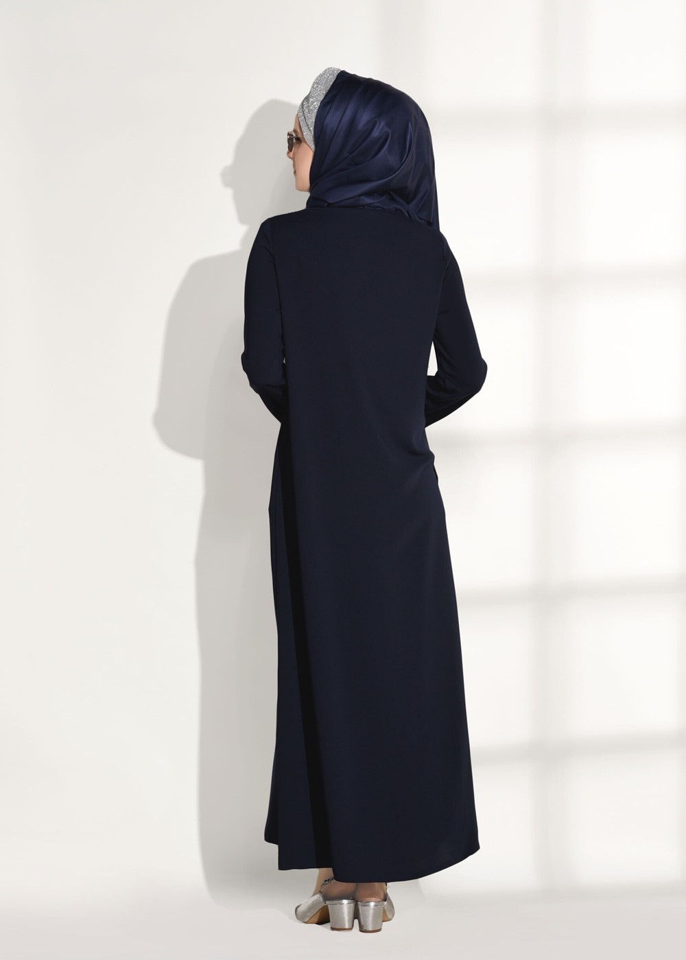 Tesettür giyim LACİVERT TAŞ BASKI DETAYLI FERACE 90981