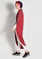 Tesettür giyim KIRMIZI ŞERİT DETAYLI UZUN HIRKA 85571 
