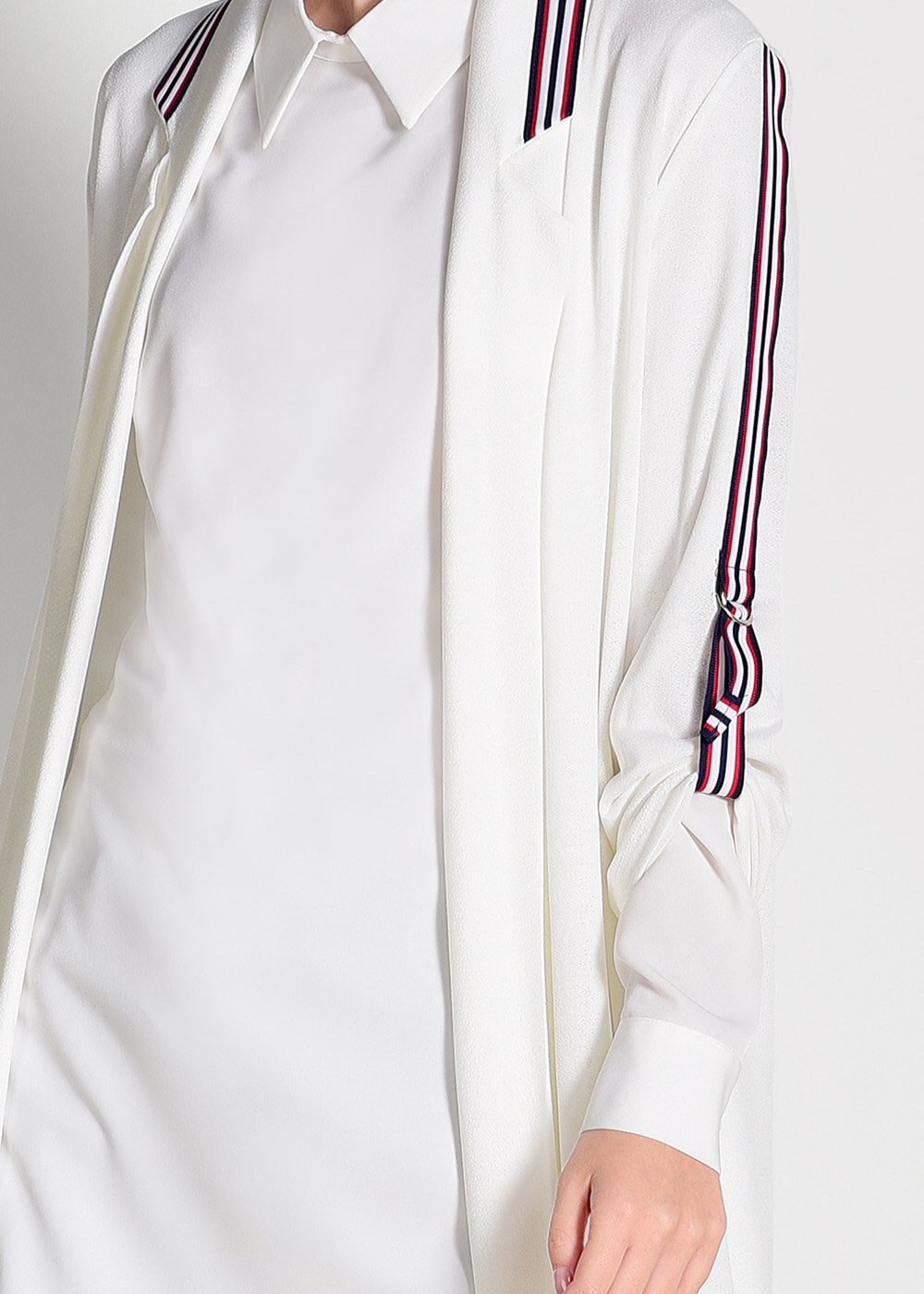 Tesettür giyim EKRU ŞERİT DETAYLI UZUN HIRKA 85571 