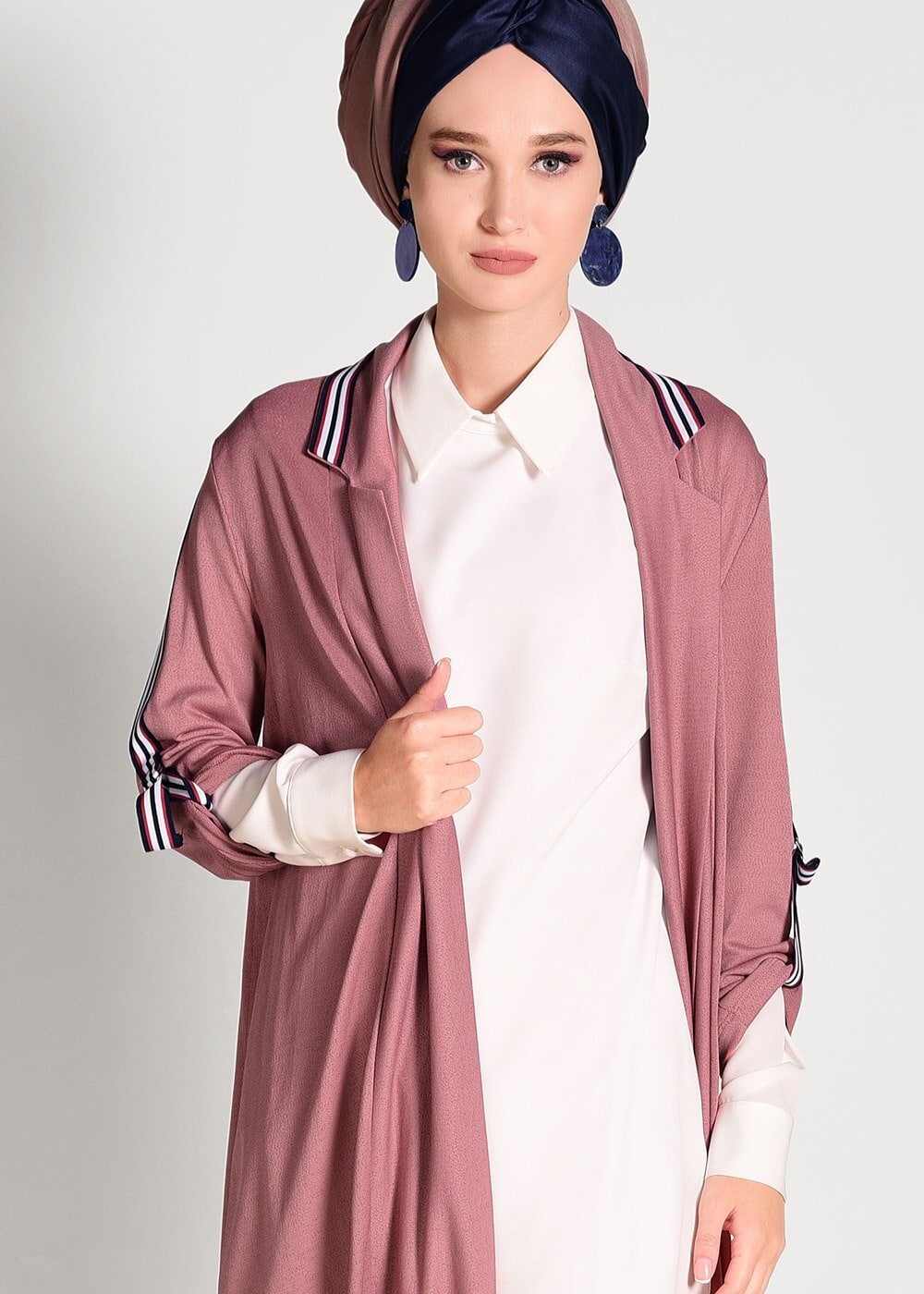 Tesettür giyim PEMBE ŞERİT DETAYLI UZUN HIRKA 85571 