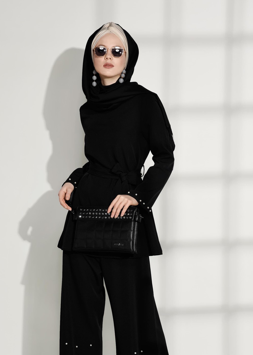 Tesettür giyim SİYAH T 8209 ModaBu- İncili Kuşaklı Takım