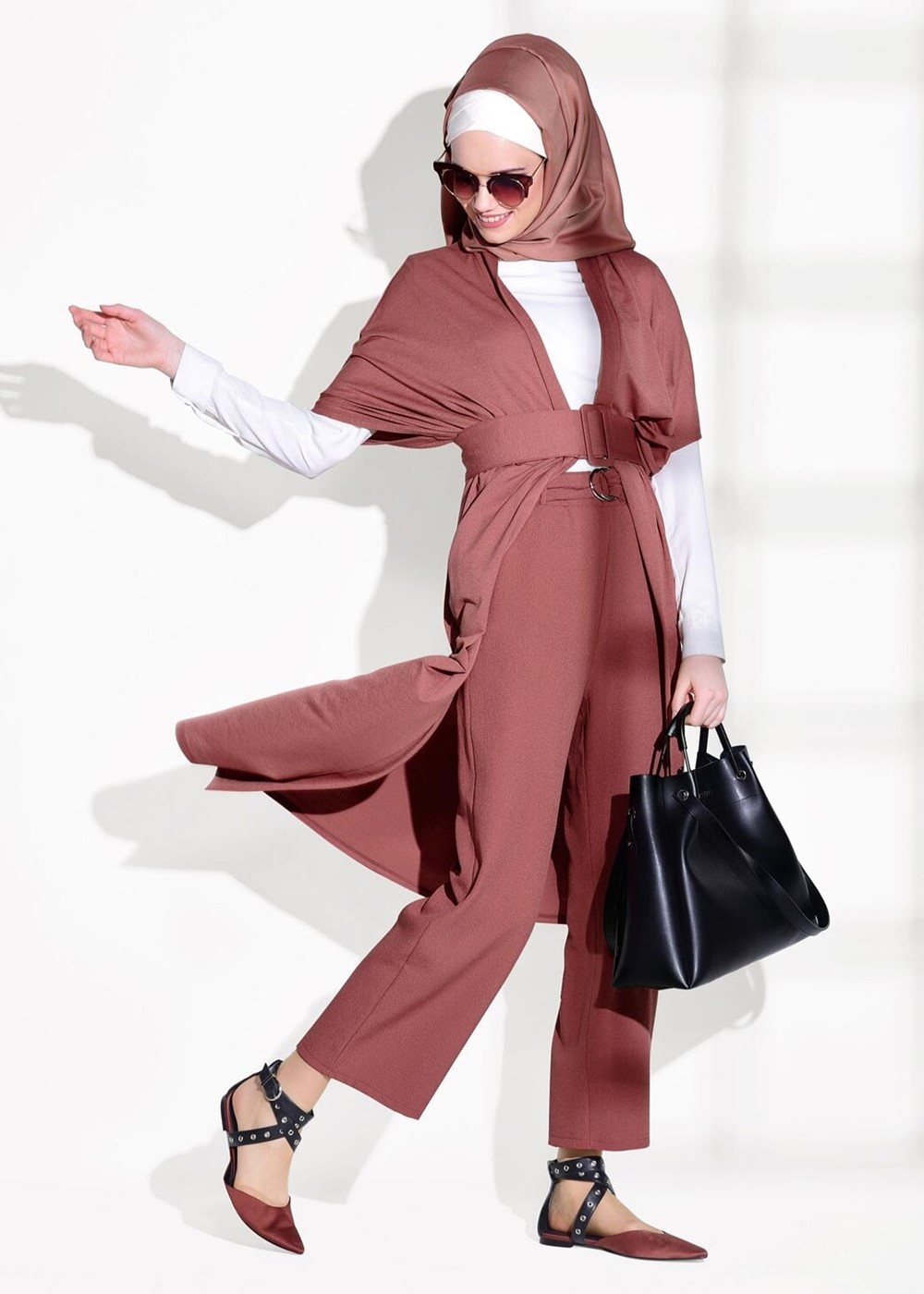 Tesettür giyim PEMBE BELİ KEMERLİ KREP KUMAŞ PANTOLON 02161