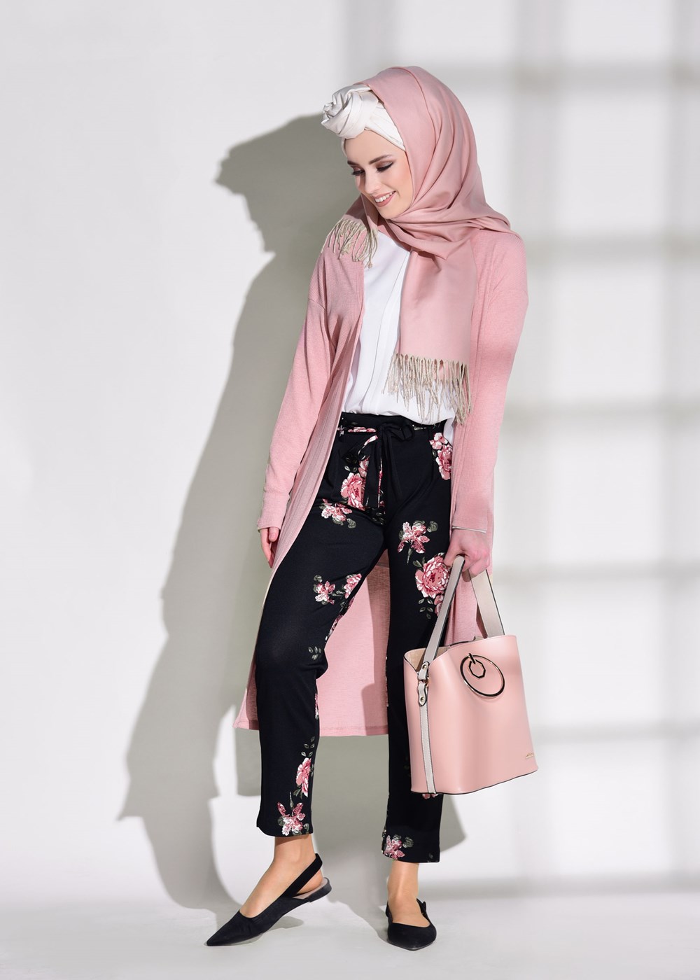 Vêtements hijab NOIR PANTALON À FLEURS T 177