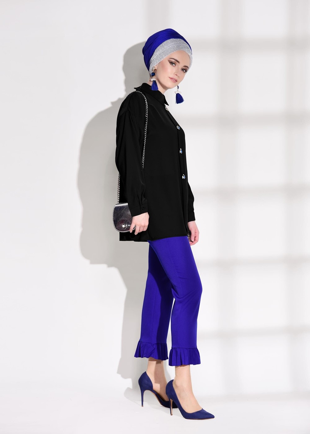 Tesettür giyim LACİVERT T 1954 Mısra- Paça Kısmı Fırfır Detaylı Pantolon