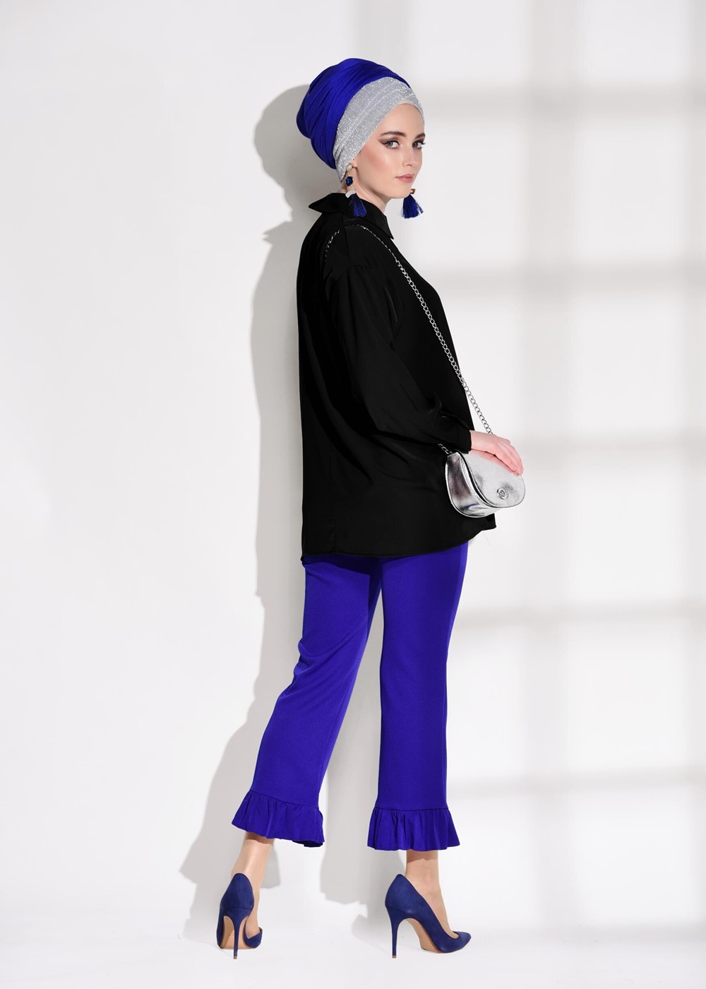 Tesettür giyim LACİVERT T 1954 Mısra- Paça Kısmı Fırfır Detaylı Pantolon