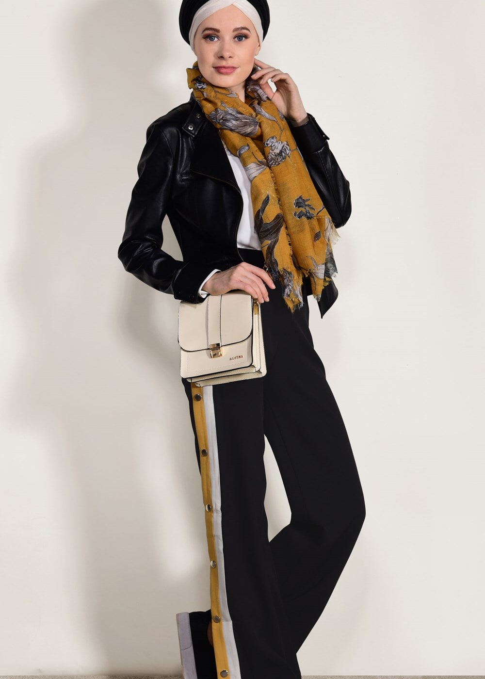 Vêtements hijab NOIR PANTALON LYCRA AVEC CTÉS À RESSORT 6557