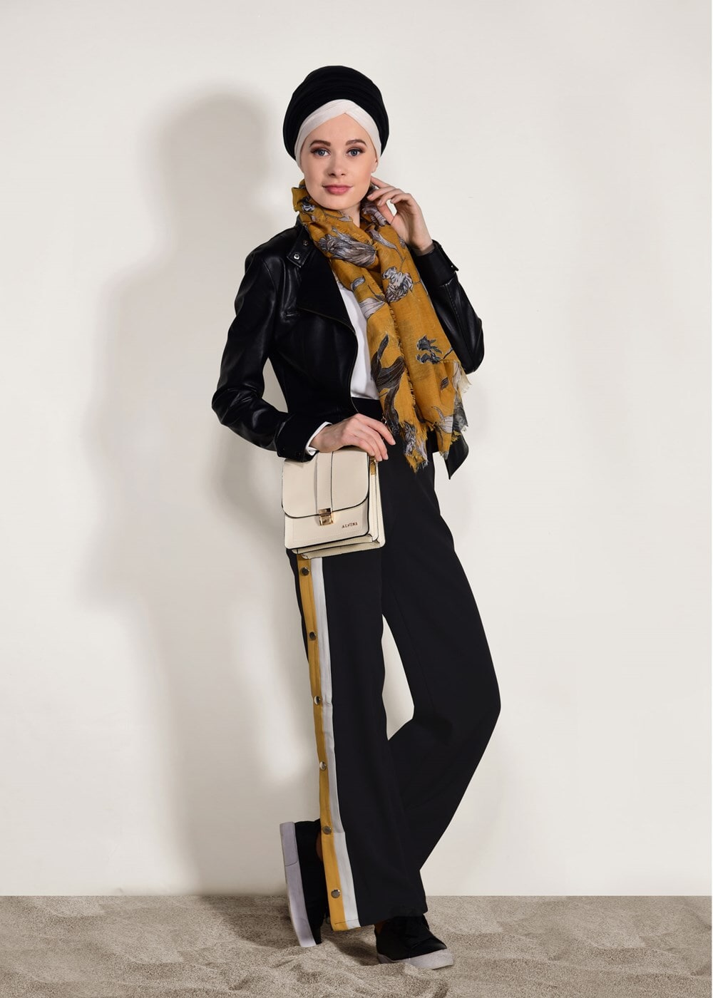 Vêtements hijab NOIR PANTALON LYCRA AVEC CTÉS À RESSORT 6557