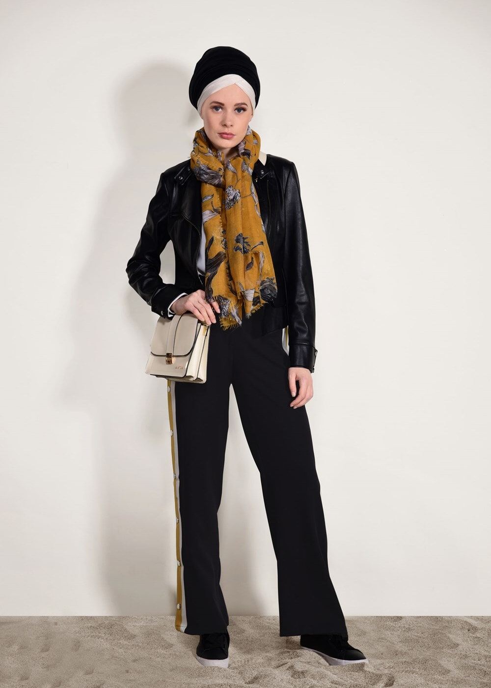 Vêtements hijab NOIR PANTALON LYCRA AVEC CTÉS À RESSORT 6557