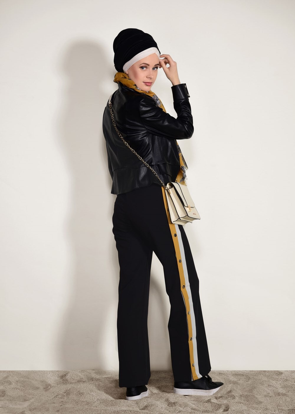 Vêtements hijab NOIR PANTALON LYCRA AVEC CTÉS À RESSORT 6557