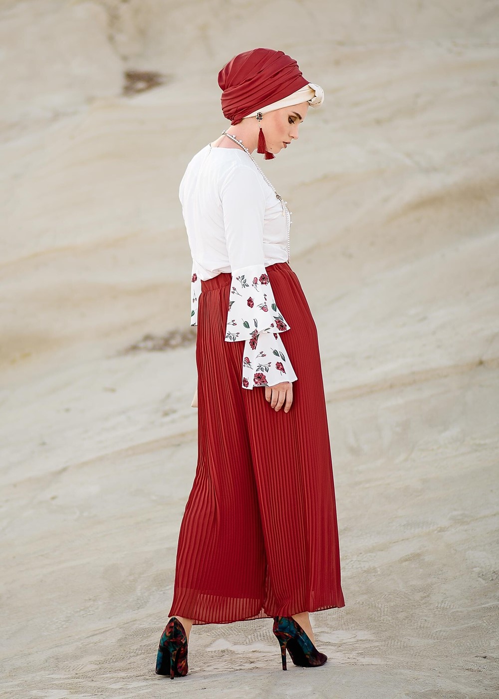 Tesettür giyim KIRMIZI T 7454 Mısra- Pilise Detaylı Pantolon