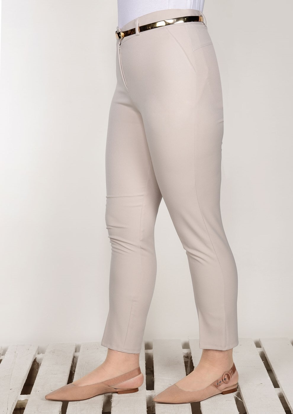 Tesettür giyim BEJ T 7602 Amine Hüma- Kemer Detaylı Pantolon