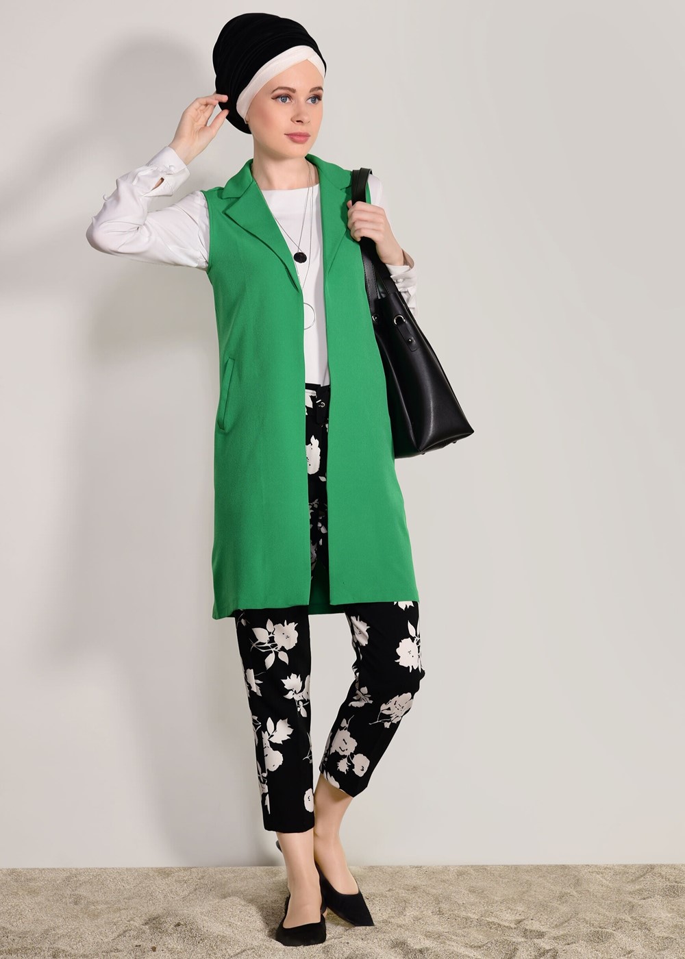 Hijab clothing BLACK FLORAL LYCRA PANTS 7896 