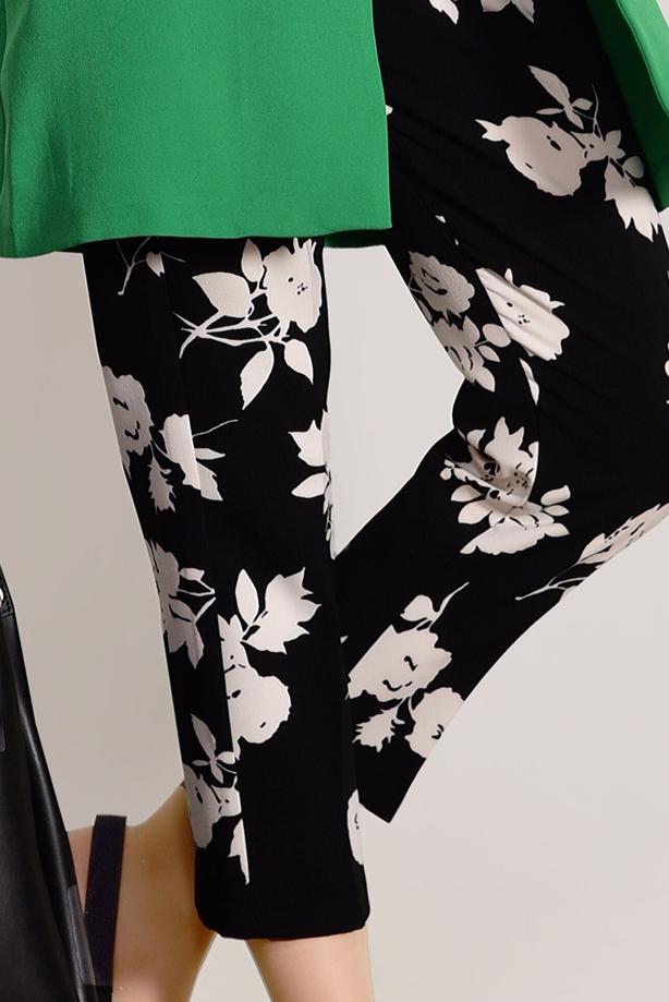 Tesettür giyim  T 7896 Ayriss- Çiçek Desenli Likralı Pantolon - TRENDTESETTÜR