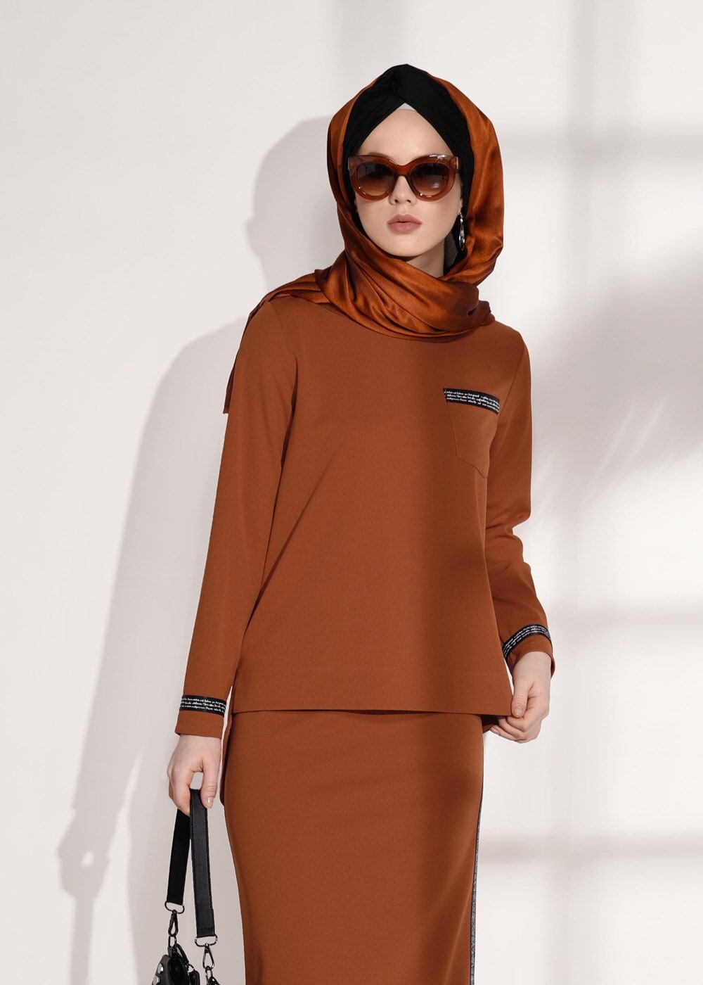 Vêtements hijab BRUN COSTUME JUPE 2 PIÈCES 8004